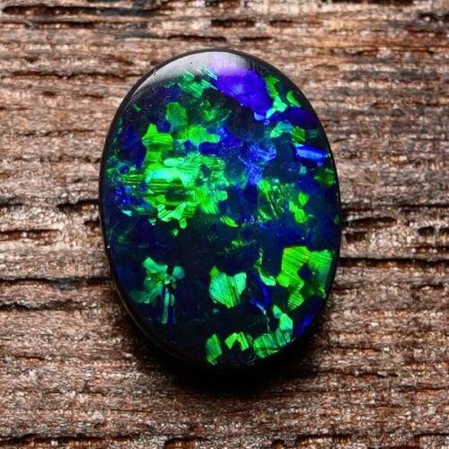 Revel in the natural elegance of Australian opals, from raw black opal specimens to the captivating brilliance they hold.