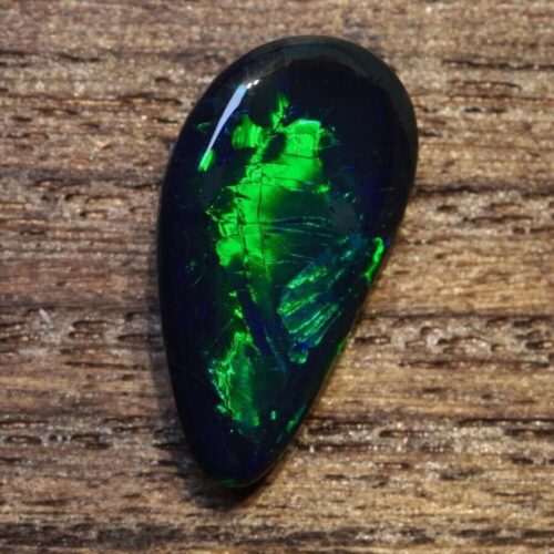 Buy exquisite opal rings and jewelry from Australia. Wholesale black opal stones and opals jewelry.