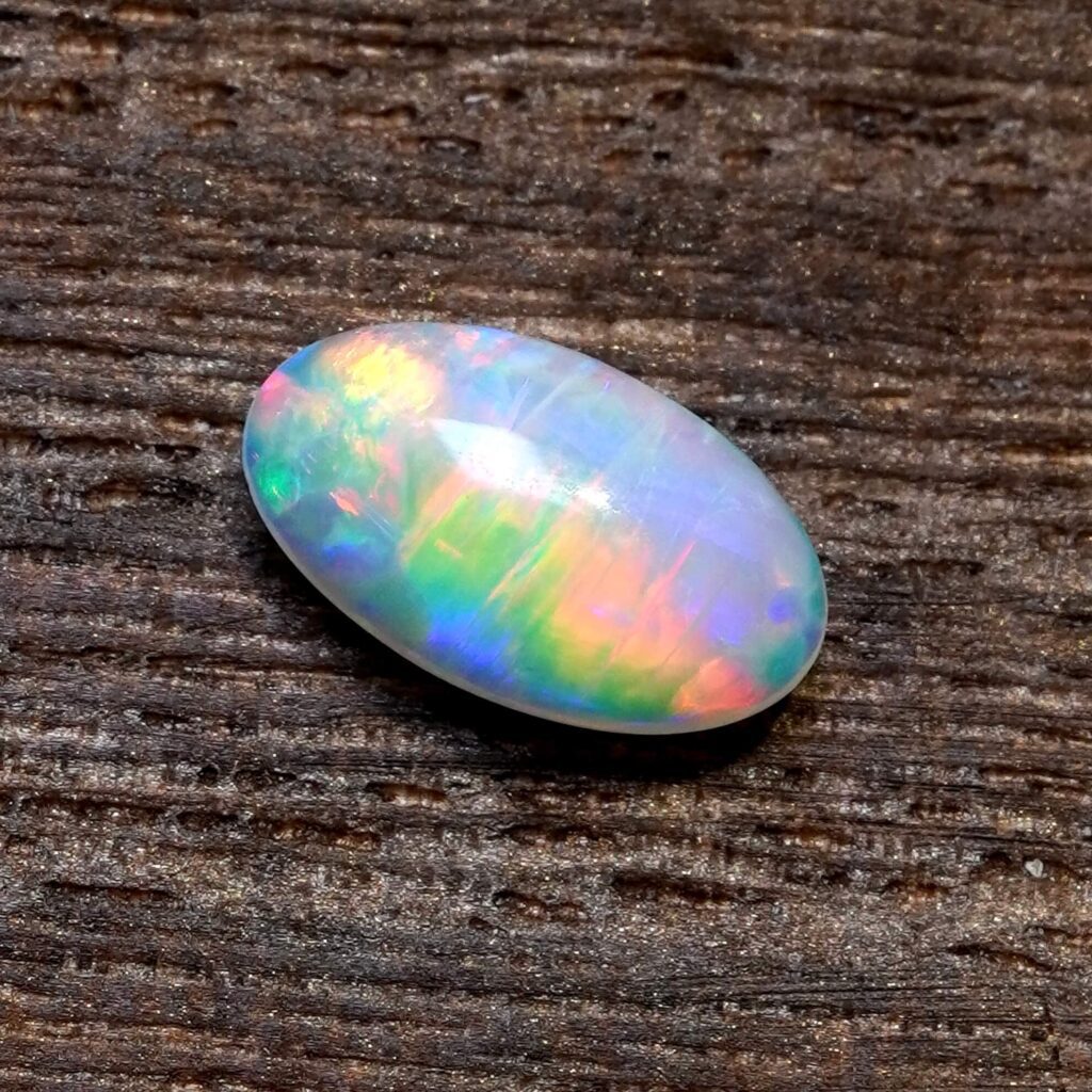 0.855cts, Rolling Rainbow Australian Crystal Opal