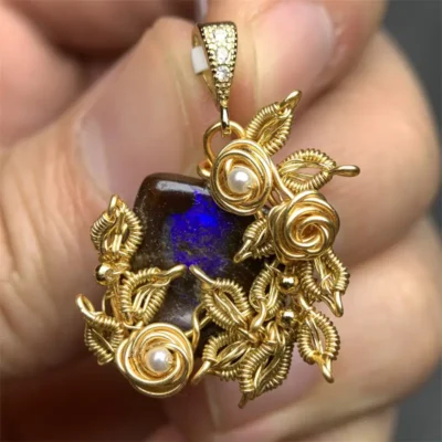 Pendant 9